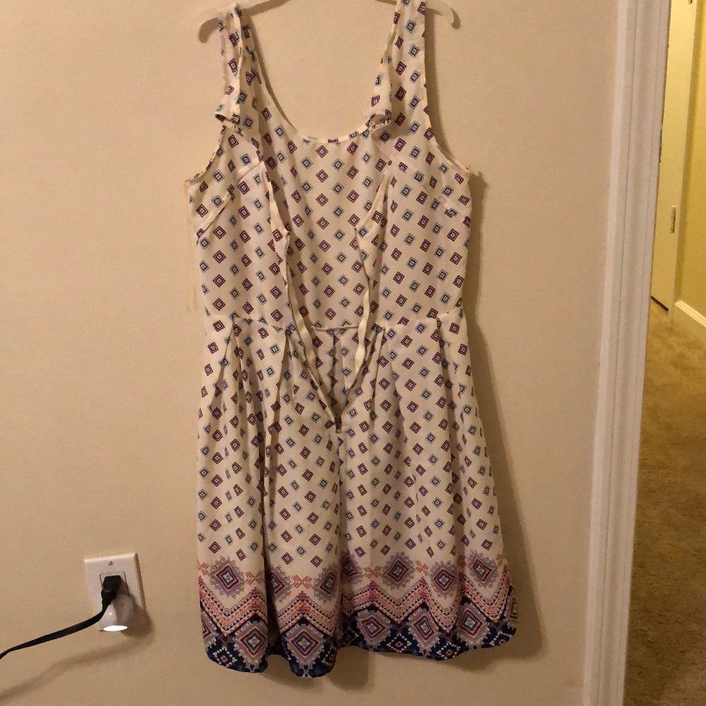 Dress - Picture 3 of 3